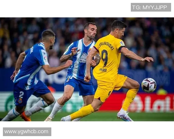 欧冠决赛提前打响！皇马冲击西甲冠军，巴萨力争终结连败纪录