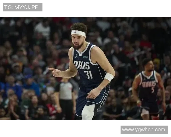 汤普逊训练恢复如火如荼,球队或将因其回归实力大增 汤普逊训练恢复如火如荼,球队或将因其回归实力大增